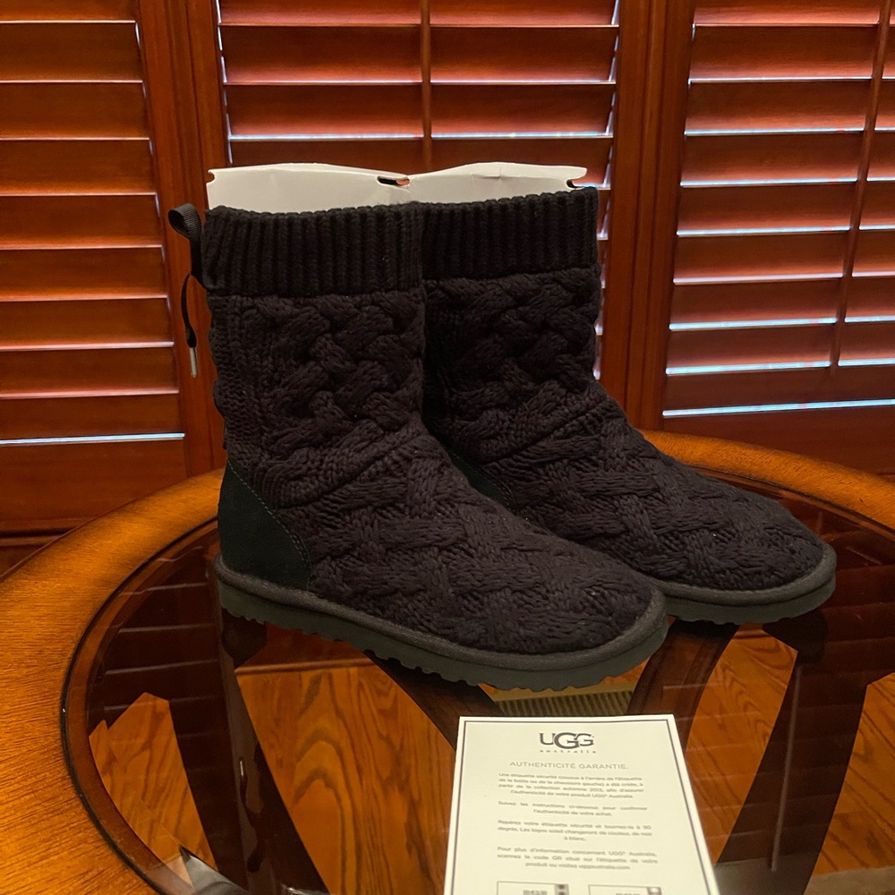 UGG Black Knit Boots.. Sz..7